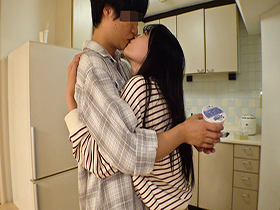 カプッ。ハムッ。興奮すると僕を咥える、甘噛みセフレ。彼女は僕のことをアイスクリームかなんかだと思っている。　サンプル画像07